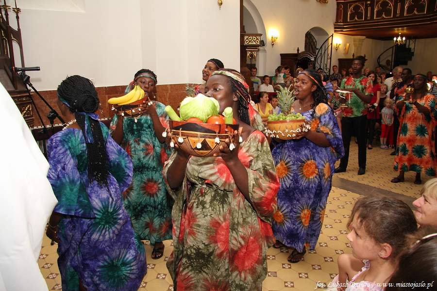 Claret Gospel z Wybrzeża Kości Słoniowej w Bieździedzy