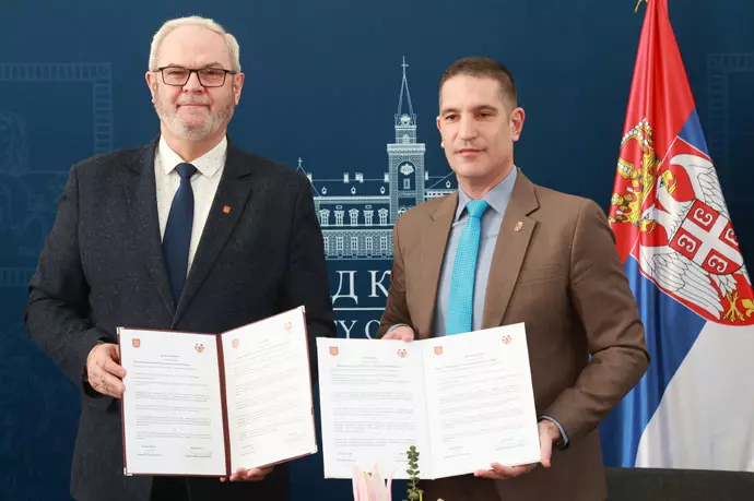 Burmistrz Jasła Ryszard Pabian oraz burmistrz miasta Kikinda Nikola Lukač podpisali list intencyjny